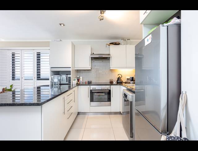 2 BEDROOM APARTMENT FOR SALE IN VREDEHOEK
